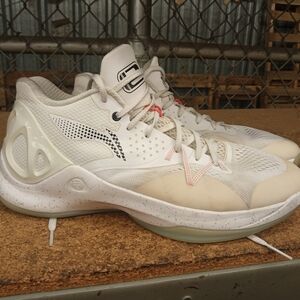 Li Ning Sonic 5